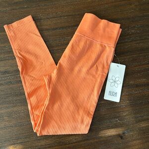 Aura Leggings size M/L